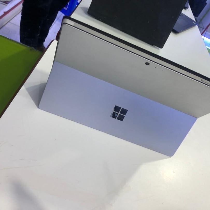 Naritechug's tweet photo. Microsoft surface pro 6 Detachable  Tablet, Intel core i7-8th gen, 16 GB RAM, 512 GB SSD, 10 hrs battery, simcard slot, 4K Screen Resolution

Call/WhatsApp: 0756558906
#NaritechComputers
Follow us/Join
https://t.co/mZvuSCfTPJ https://t.co/0otS00vhic