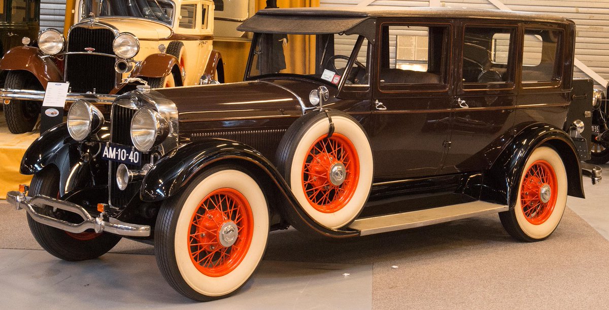 UltimativCars's tweet photo. And the story continues: @RootMoose is n°173.

The #Lincoln #ModelL #3window Sedan [developed as 173C] was only available in 1929 &amp; made in 436 units;
such one was sold 2018 on an auction of #Bonhams.

ENJOY! https://t.co/OvbTYOYrYv