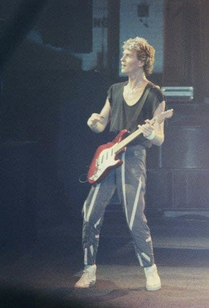 DireStraits77's tweet photo. #HalLindes (credits to Priscila) https://t.co/pEtyaYYn1r