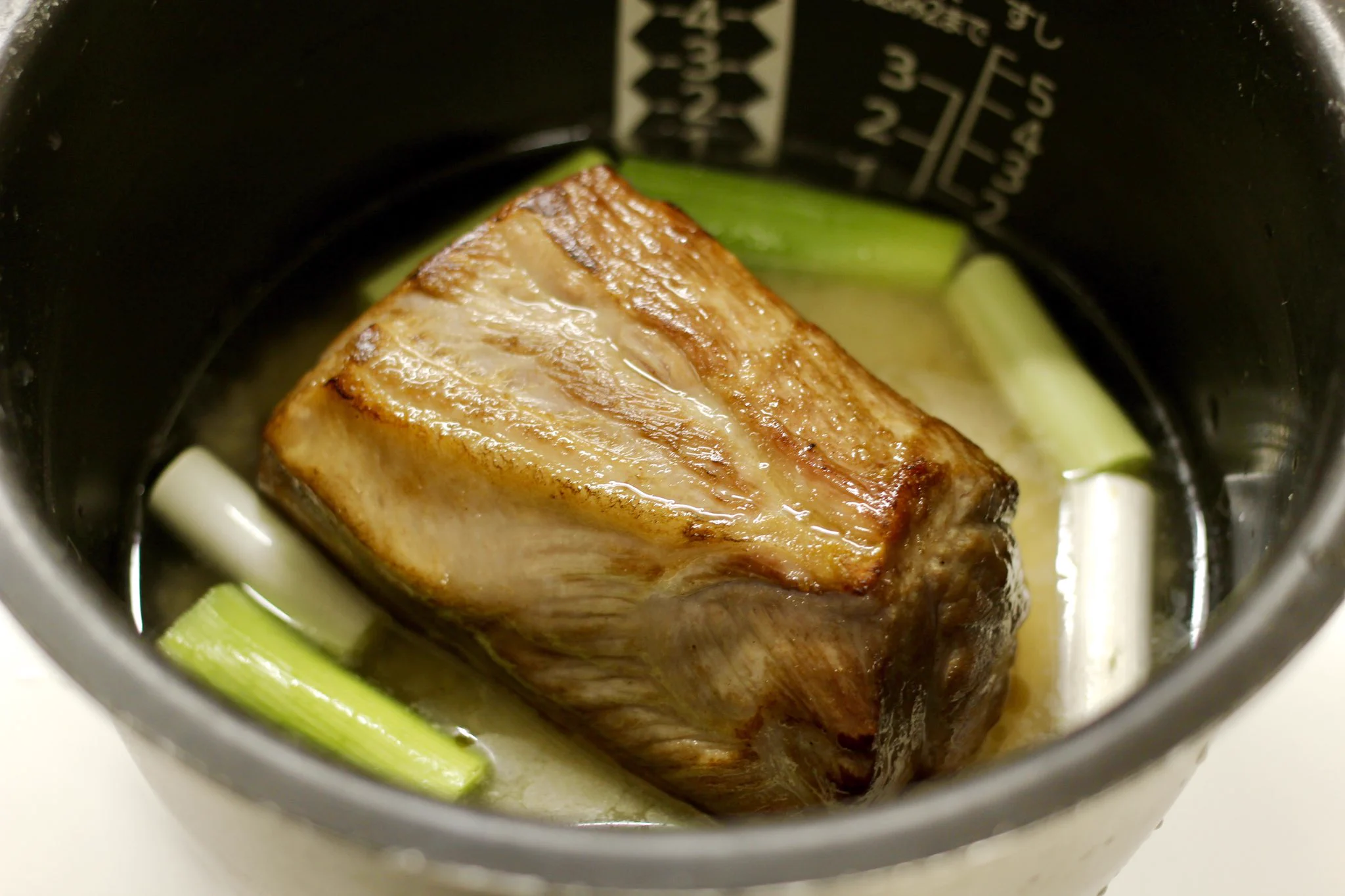 豚ロースブロックを炊飯器で調理！その名もシンガポークライスが美味しそう！