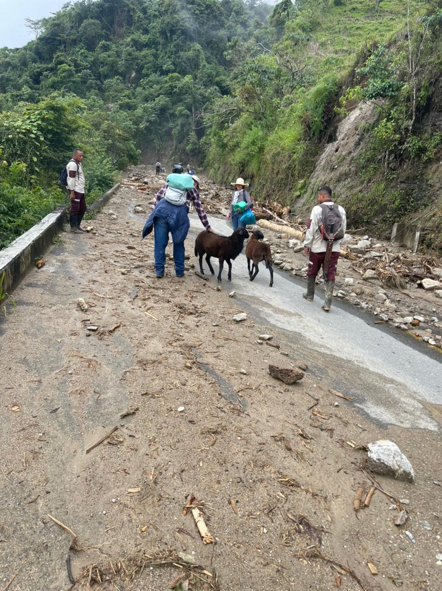 soydeituango's tweet image. #SOSItuango Toda una proeza para llegar a Ituango #Viajeros