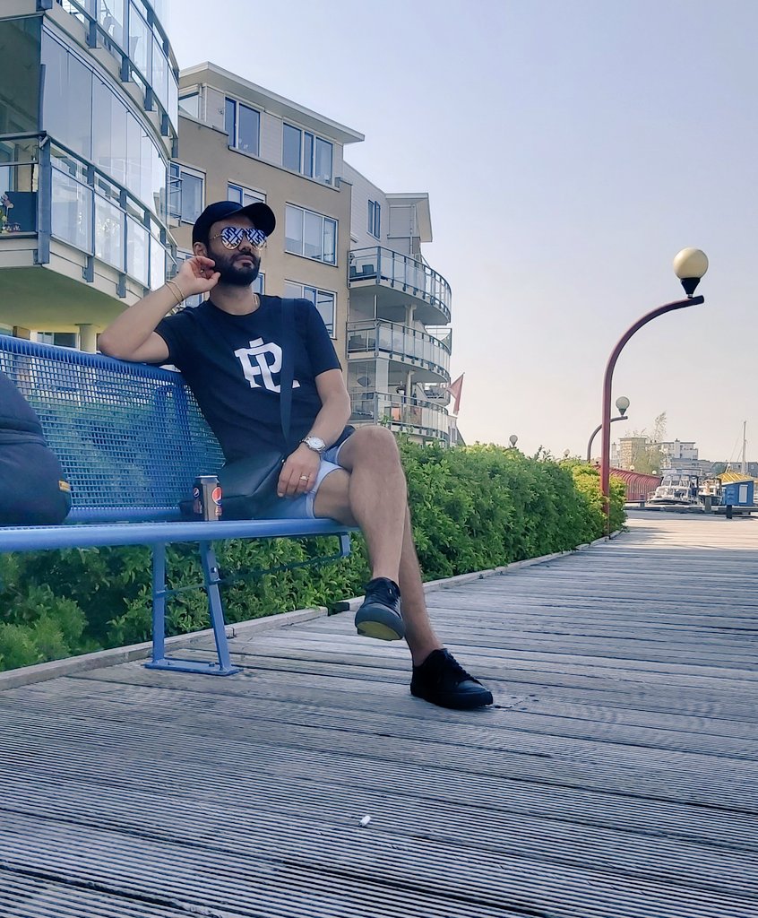SirMoayad's tweet photo. Enjoy the sunny days 😎 you never know what tomorrow holds 
#playerlayer #teamplayerlayer #ecolayer #Fendi #lucardi @PlayerLayer @PlayerLayerEUR https://t.co/rvZZ0lwY34