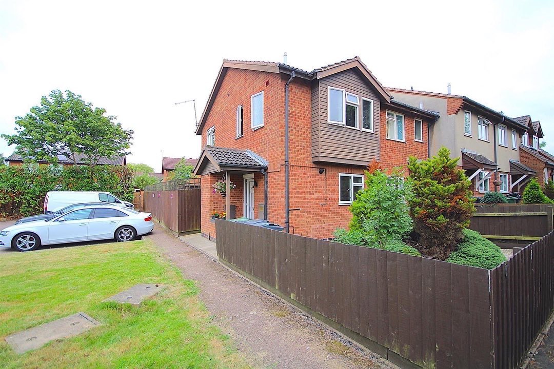 NFLeicester's tweet photo. 🎉 𝗡𝗘𝗪 𝗟𝗜𝗦𝗧𝗜𝗡𝗚! 🎉 2 Bedroom End Terrace in #Syston. £189,950. 📞 us on 0116 344 0110 to arrange your viewing! 😊 https://t.co/HTFJreJisU