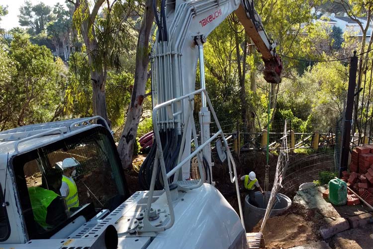 InfoHidralia's tweet photo. 💧 #AguasdeBenahavís continúa con la modernización del servicio y la #TransformacionDigital
👷 Se ha realizado una inversión cercana a los 1,5 millones de euros en lo que va de 2021
🌐 https://t.co/8yKMMYSbTY https://t.co/e7FjCKHwT8