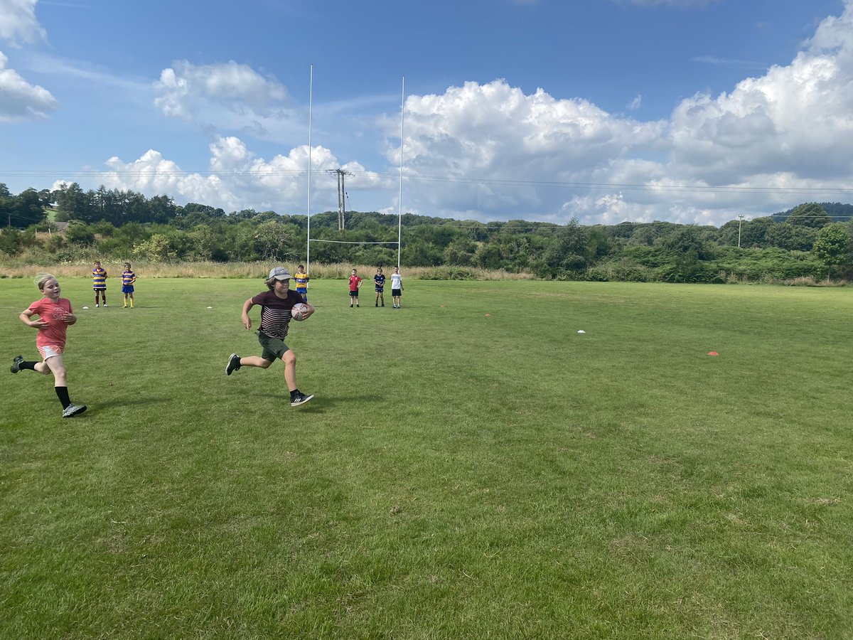 OnsidePerform's tweet photo. Catch me if you can π¨
Evasion skills are on π₯ @Crieff_Rugby this morning!
#GetOnside #onsiderugbyperformance #onsiderugby #rugbyunion #rugbyskills #rugbyskillscoach #rugbyskillsdevelopment #crieffrugby #crieffrugbyclub #crieff #scotland #scottishrugby https://t.co/NW56wvFHcb