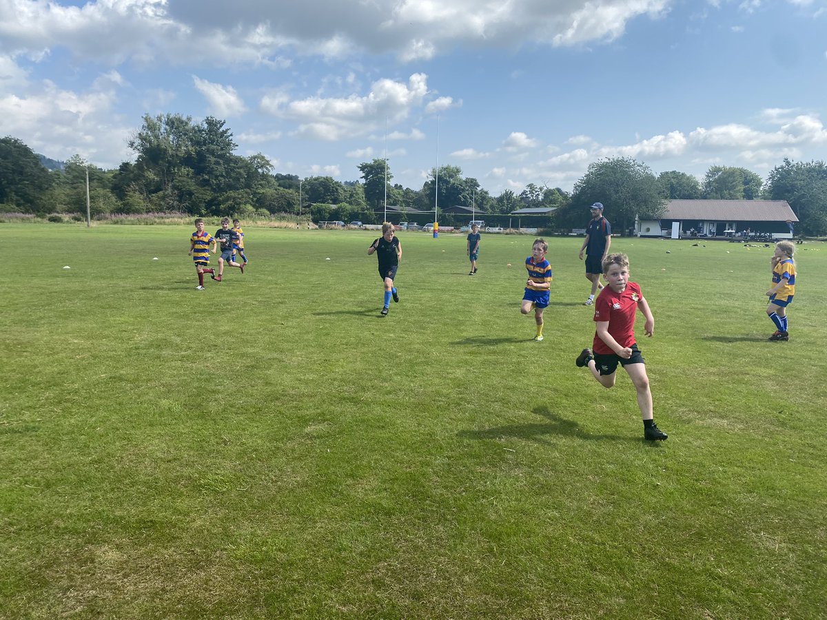 OnsidePerform's tweet photo. Catch me if you can π¨
Evasion skills are on π₯ @Crieff_Rugby this morning!
#GetOnside #onsiderugbyperformance #onsiderugby #rugbyunion #rugbyskills #rugbyskillscoach #rugbyskillsdevelopment #crieffrugby #crieffrugbyclub #crieff #scotland #scottishrugby https://t.co/NW56wvFHcb