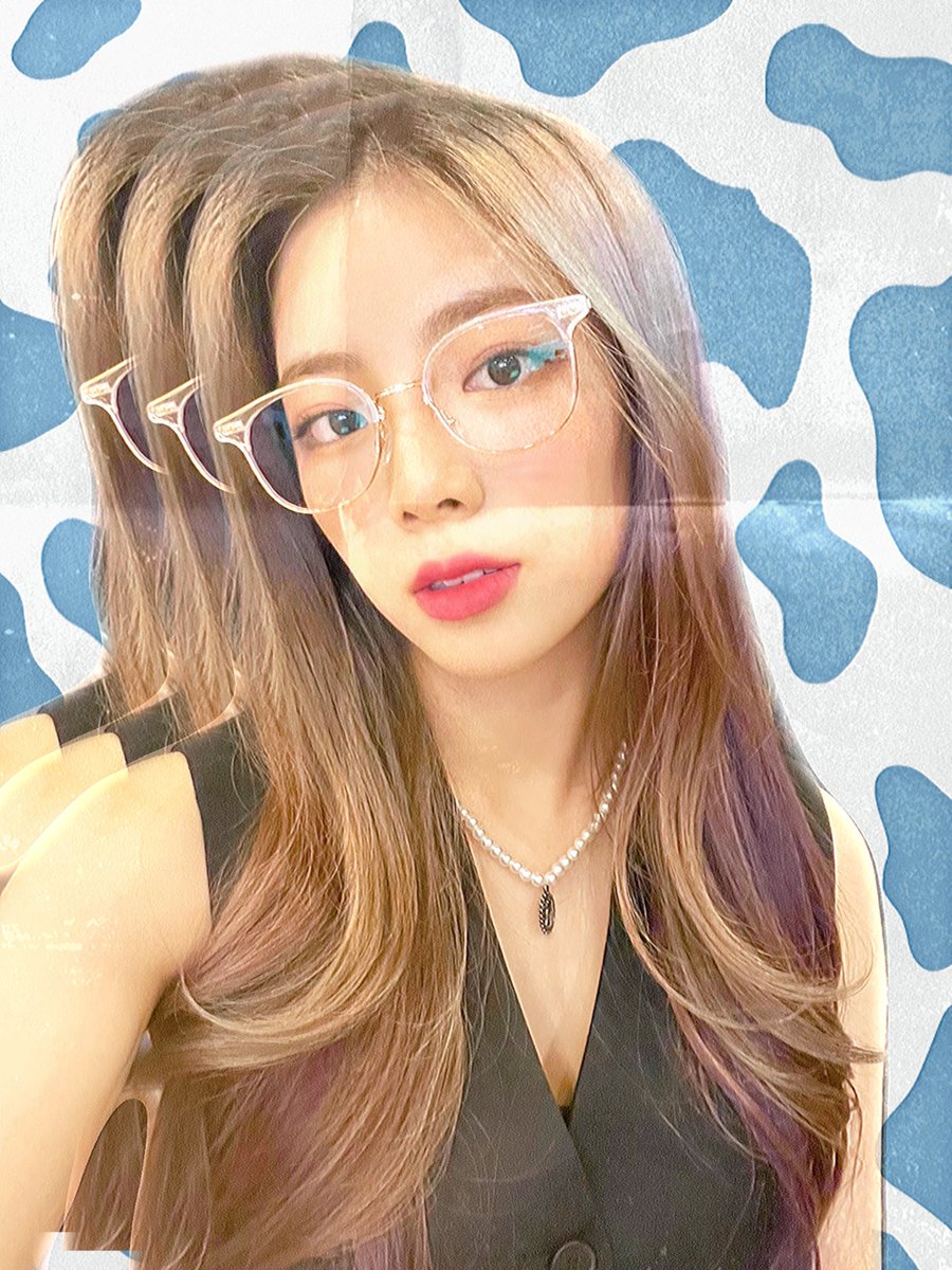 I am, Na Goeun, here to seek a new acquaintances to enliven the dead timeline since I’ve been trapped in a long solitude. If you happen to stumble upon this post, would you spare your time to help me by shoot me a Hi or any queries? A retweet highly appreciated, thanks a lot! ♡