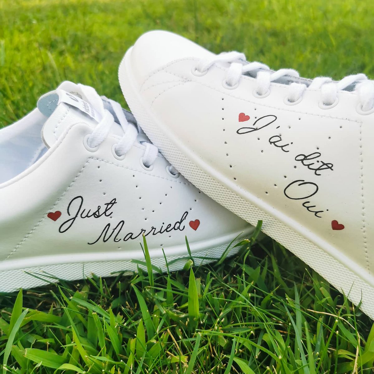 tiakooshop's tweet photo. Ça faisait longtemps que je n'avais pas posté de créations ici... Voici la toute dernière ! 🤩

Une magnifique paire de Victoria, customisée pour un mariage ! 👰

Vous en pensez quoi ? Sympa l'idée, non ? 😍 https://t.co/tKEkbRLhBx