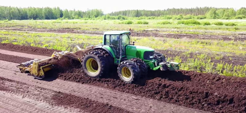 ORCGA's tweet photo. Even when land clearing, you must contact #CallorClick to have underground lines marked, because roots can entangle critical utilities.
Keep your farm and community safe!
#DigSafe https://t.co/7kVnVQZ0Lt