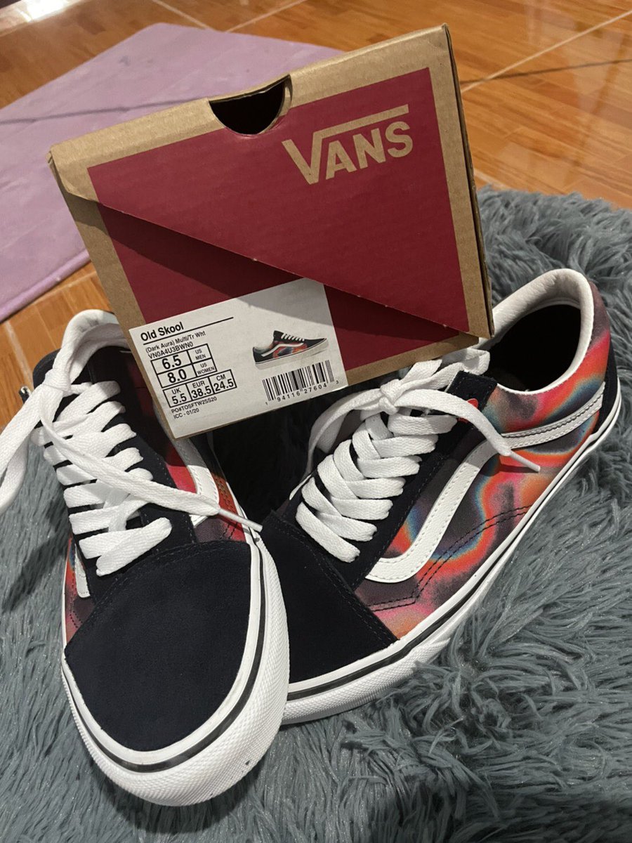 2kimxcherryham's tweet photo. ขายรองเท้า vans old skool dark aura multi &amp; true white skate shoes ราคา 3500 ไซส์ตามกล่องเลยค่ะ ใส่ 1 ครั้ง สนใจดีเอ็มมาต่อราคาได้ค่ะ พร้อมโอนลดให้ได้อีกค่า 💕
#ทวิตดีคนรีน้อย #รองเท้าผ้าใบ #vans https://t.co/ZC54FdgHAG