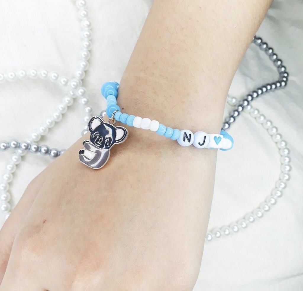 oppasanta's tweet photo. Dynamite Casette &amp; BTS beaded bracelet (1 winner each)

— follow me and @urelovelyph 
— retweet
— comment done + 💛 

ends when they reached 1.5k ffs
(photo owned by @urelovelyph) https://t.co/L330e9ihaL