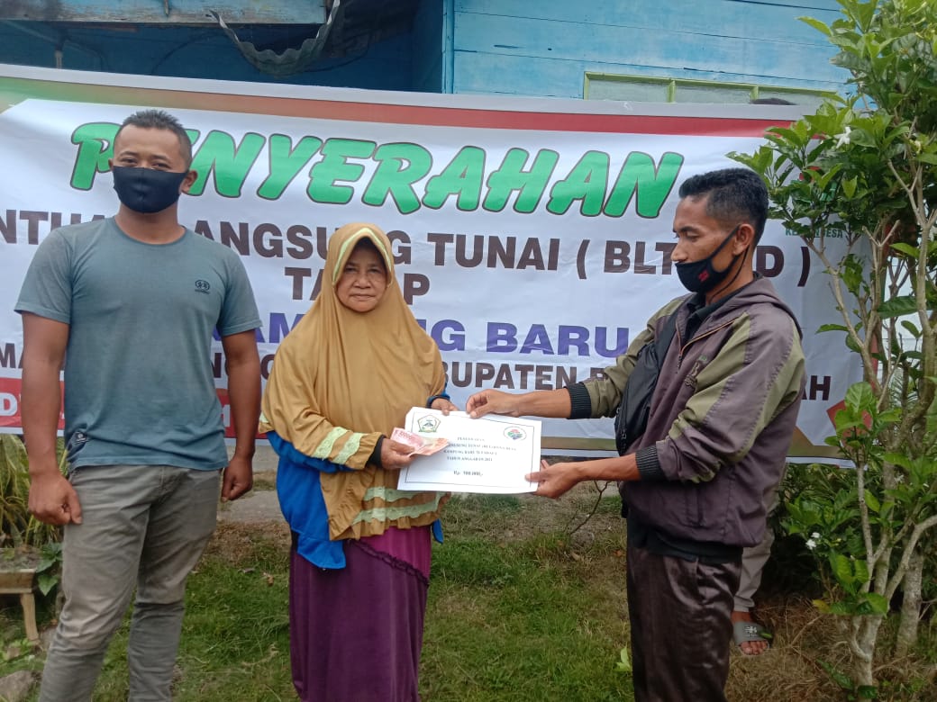 Rinaldibm11's tweet photo. Pembagian BLT kepada keluarga kurang mampu dan penyakit kronis.                          @jokowi.                                       @halimiskandarnu.                    @HasanZulfahmi.                       @AcehTpp                                       @tppkemendes https://t.co/HKBEiOvwSc