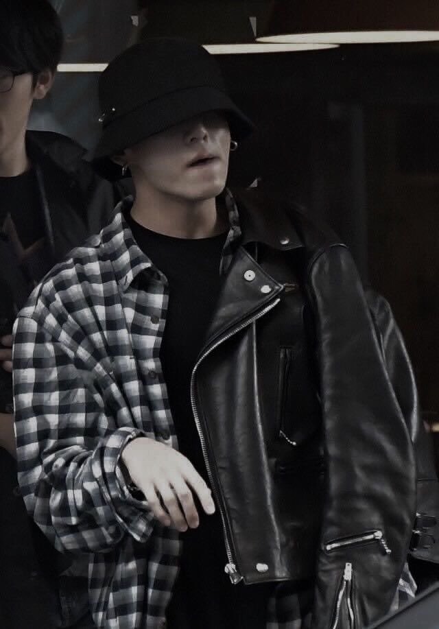 wecatfishh's tweet photo. I will never move on from this Jeon Jungkook https://t.co/T1uFKNw3dj