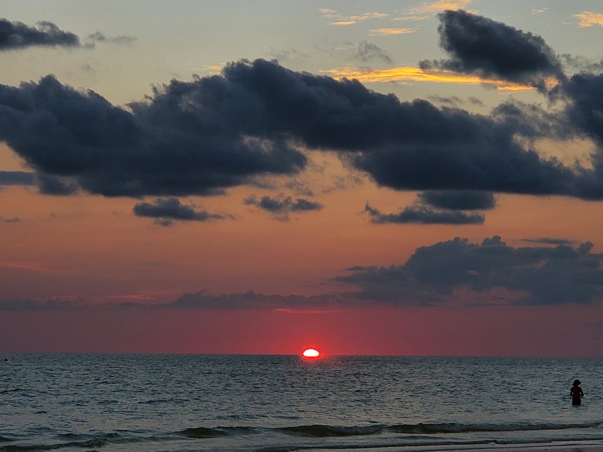 MeetCentralFL's tweet photo. Surfside kickoff to @NorthstarMeets #DestinationSE last night and opening session with @bartberkey before a full day of face-to-face meetings sharing the @VisitCentralFL story with #meetingprofs from across the US. #eventprofs #event #meetingsmeanbusiness #meetings #conferences https://t.co/dF9YP4RDpm