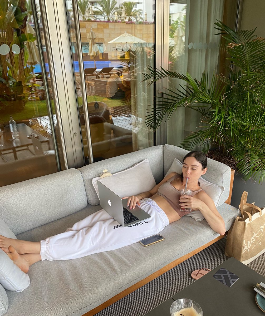 (✿◠‿◠) tweet media