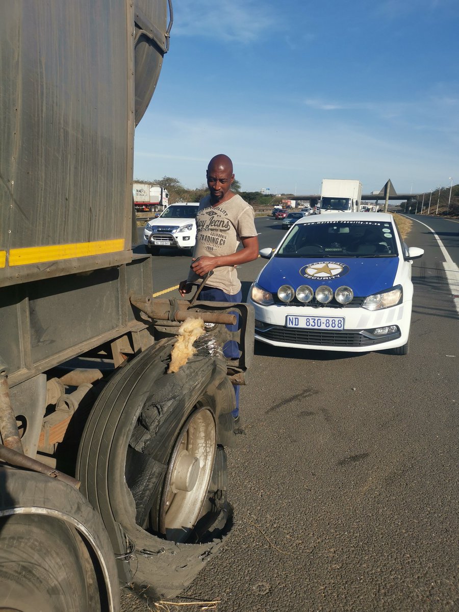 CnnAndreas's tweet photo. I heard the explosion of this tyre as Thulani the driver stayed calm and brought his rig under control safely, without danger to other motorists N2 north Queen Nandi #greatdriver
@marshall_sec
@northglennews
@ecrtraffic
Well done Thulani https://t.co/BdwI3H15M6