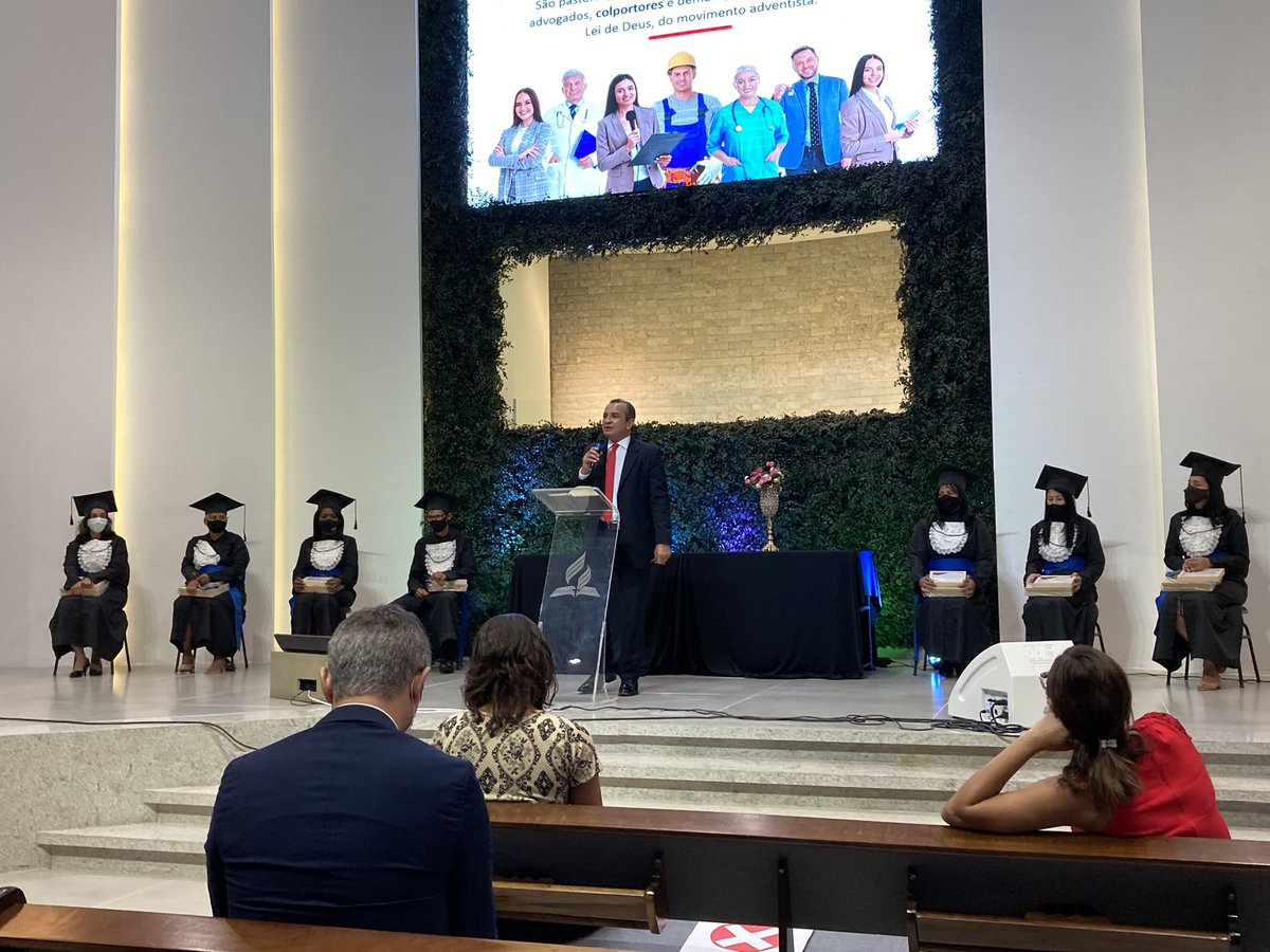 prfabianocolp's tweet photo. Ontem foi um grande dia para os Colportores da Ape. Formatura de novos Colportores e de Renovação espiritual para os Colportores licenciados. Esse grupo especial além de salvar com a literatura está ajudando a reformar uma igreja! #proezas @pastorotimar @Alissonrmf @Pr_JasonRosa https://t.co/dmW4CdrJnc