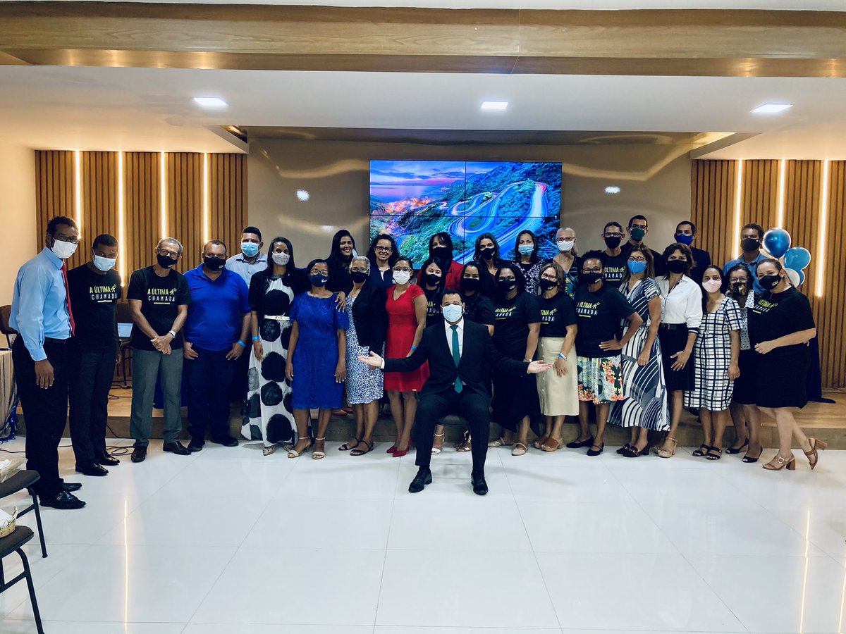 Ontem foi um grande dia para os Colportores da Ape. Formatura de novos Colportores e de Renovação espiritual para os Colportores licenciados. Esse grupo especial além de salvar com a literatura está ajudando a reformar uma igreja! #proezas <a href="/pastorotimar/">Otimar Gonçalves 🇧🇷</a> <a href="/Alissonrmf/">Alisson Rocha</a> <a href="/Pr_JasonRosa/">Jason Rosa</a>