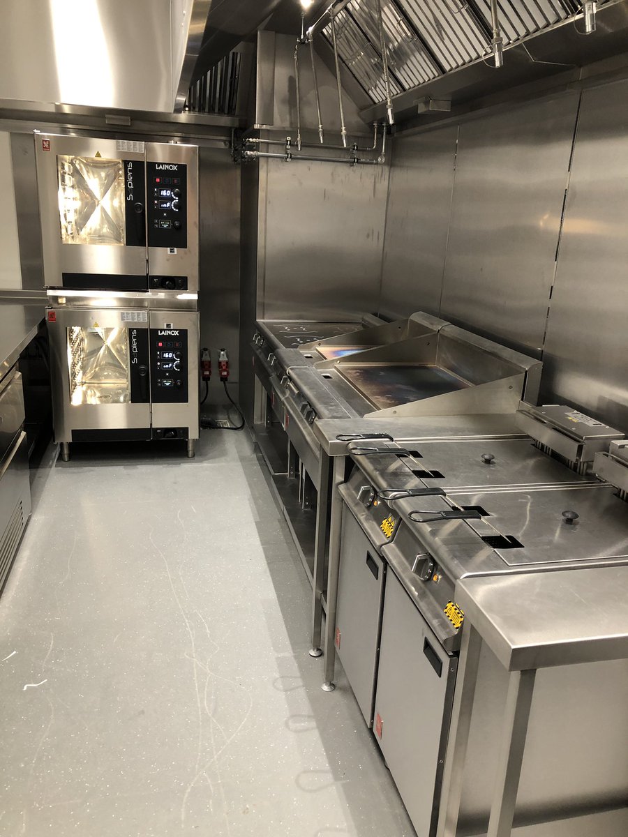 Enjoyed a visit to Strathclyde Uni this morning with <a href="/ACummingFalcon/">ACummingFalcon</a> to see their brand new kitchen servicing the student union installed by Scotts <a href="/jsskeltd/">James Scott & Sons (KE) Ltd</a> Lots of capacity, versatility &amp; efficiency in a fairly compact space! 
#induction
#energyefficiency 
#stackedcombis