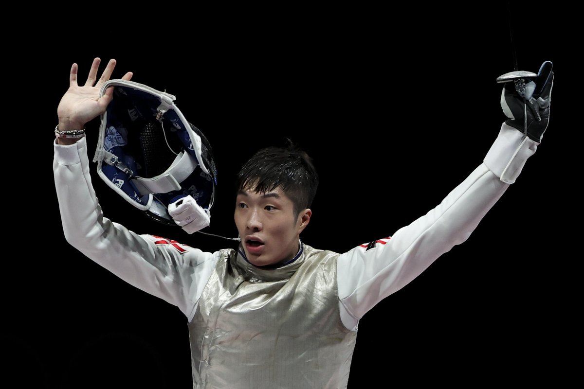 #Tokyo2020 #GoldMedal #HK
Hong Kong fencer Cheung Ka-long wins gold in Tokyo Olympics
Hong Kong fencer Cheung Ka-long claimed the first gold medal at 2020 Tokyo Olympics for HK– after defeating Daniele Garozzo of Italy, 15-11 in a nail-biting final of the men’s individual foil.
