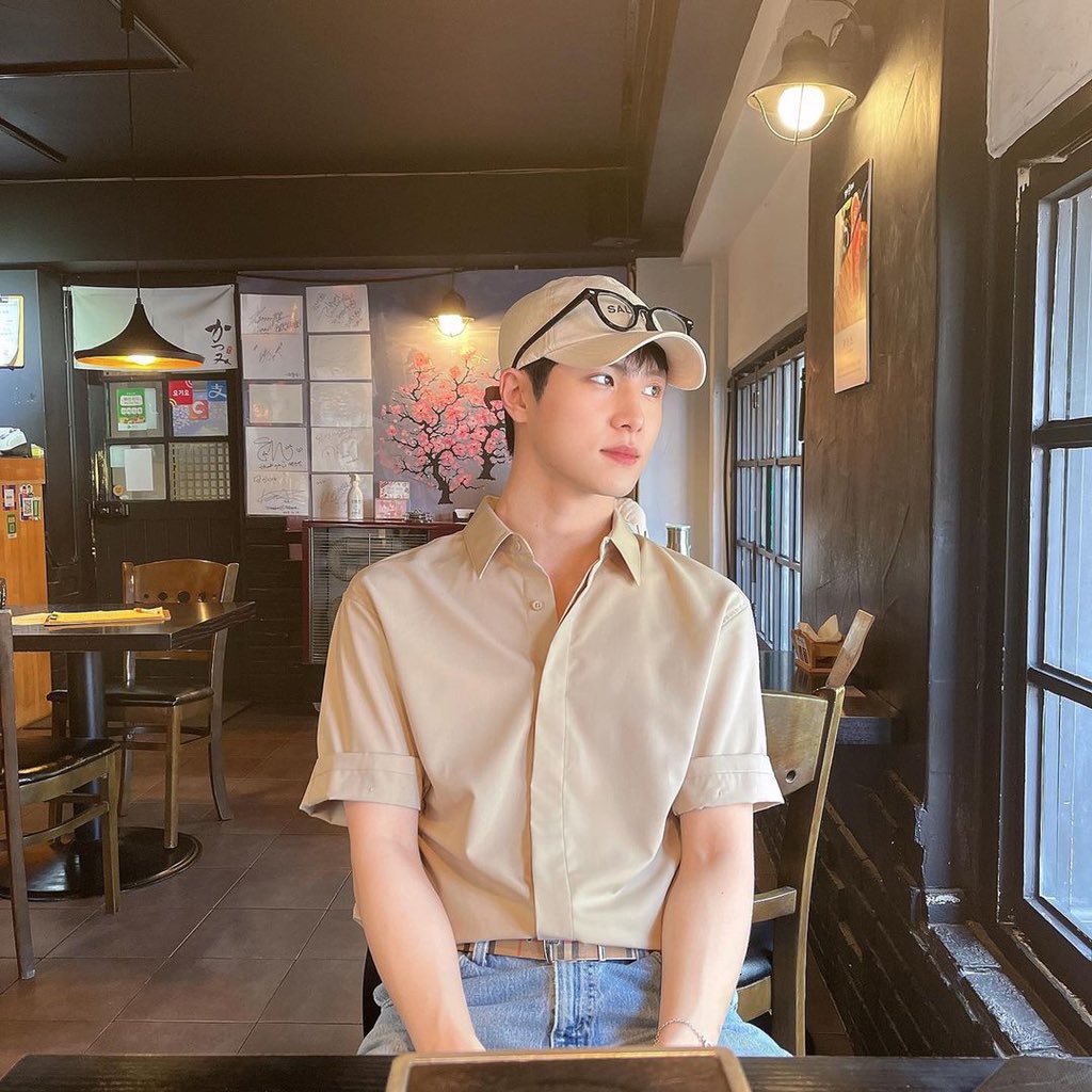 PaM_InMQ's tweet photo. ถ้าสายตากุพร่ามัวมาก นอกจากแว่นคู่แลเว สร้อยพี่เคนตะยังเขียนว่า HANI อีก มาเอารัยกุจะชิปปปป อิเหี้ยยชิบหัยยเขาเปนแฟนกันป้ะมุ้งงงงงงง 

#ดงเคน #hodken https://t.co/Drj1Li6wO5
