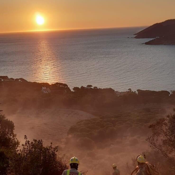 🙋‍♀️ Volem donar les gràcies a totes les persones que van treballar per apagar l'incendi que ha afectat 415 hectàrees,  la  majoria al Parc Natural del Cap de Creus.

Necessitem cuidar del nostre patrimoni natural entre tots💚

📸 <a href="/poncfeliu/">Ponç Feliu</a> 
📸 <a href="/Aempordaturisme/">EMPORDA TURISME</a>