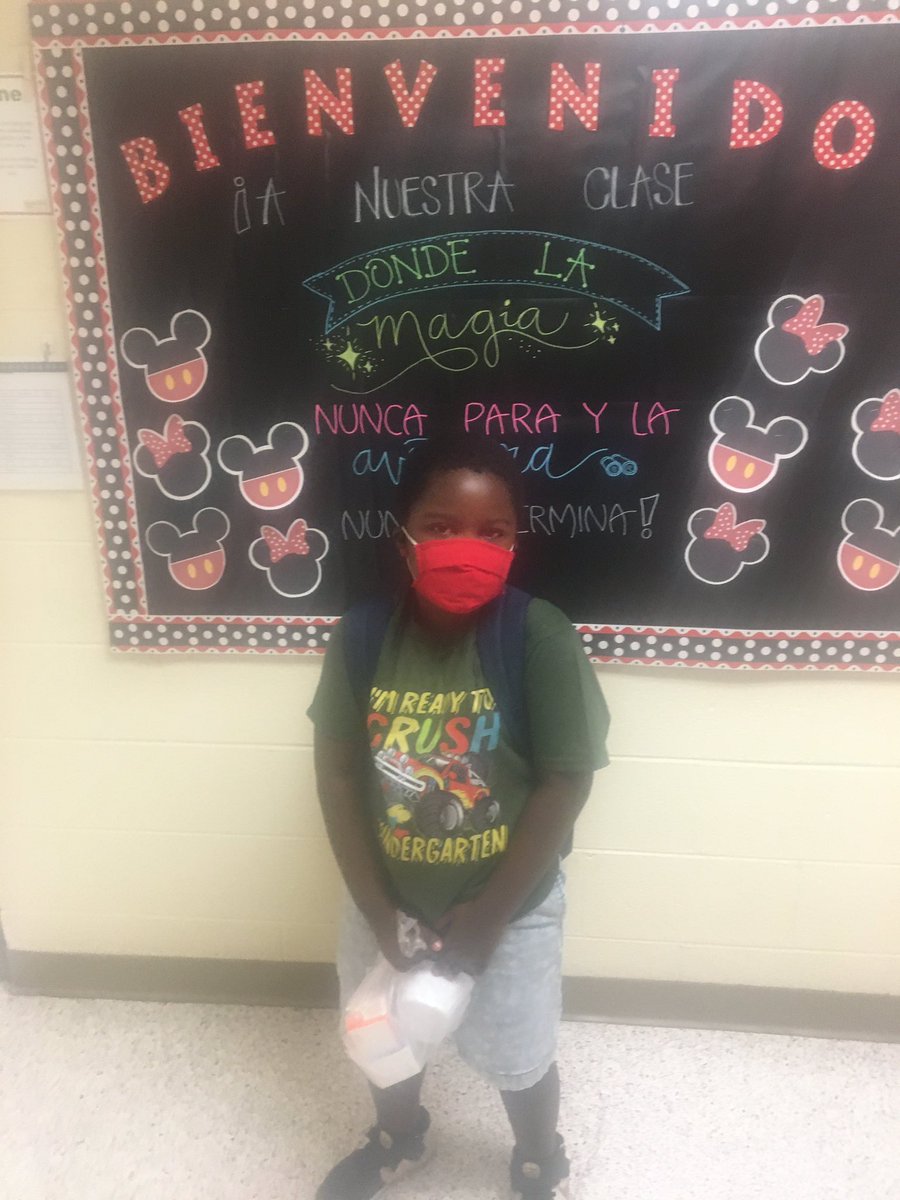 Barbara_20S's tweet photo. My baby’s first day of kindergarten 😁 #EEMillerELEM https://t.co/XMX2rUF9Kf