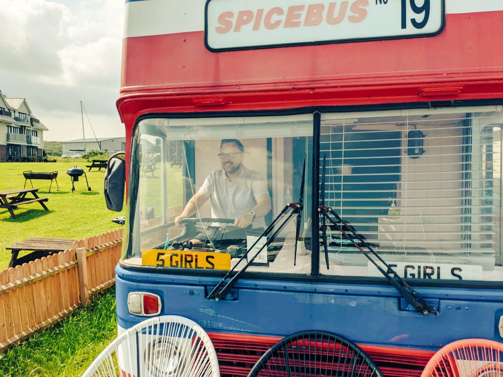 SpiceGirlfanUK's tweet photo. My @victoriabeckham moment! "Hold on to your knickers girls!" @spicegirls #SpiceGirls #SpiceBus
🇬🇧✌🏻🇬🇧✌🏻🇬🇧✌🏻🇬🇧✌🏻🇬🇧✌🏻🇬🇧✌🏻 https://t.co/NZQ77xC9iw