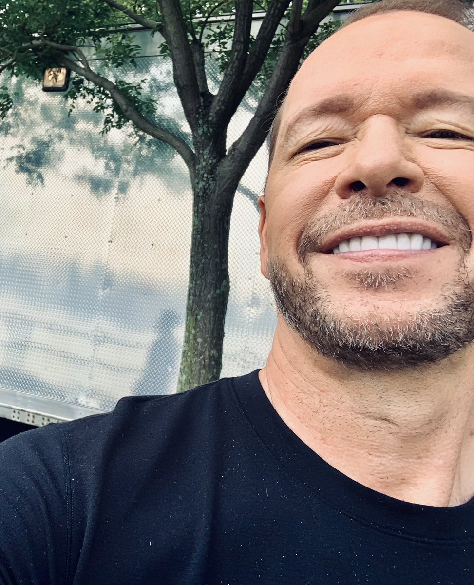Donnie Wahlberg tweet media