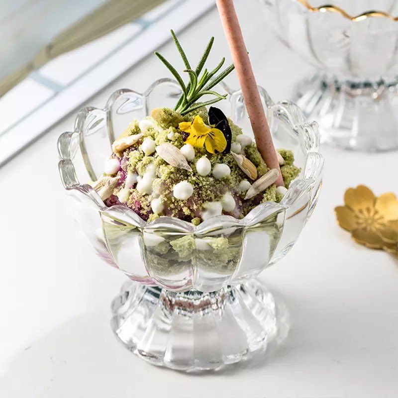 Our new deluxe glass dessert bowls have been carefully handmade with golden ridged edges giving ultimate luxury and style. 

Shop our just arrived range:  homefleek.com/products/delux…

#bake #bakingathome #desserttable #kitcheninspo #kitchenaccessories #baking #foodie