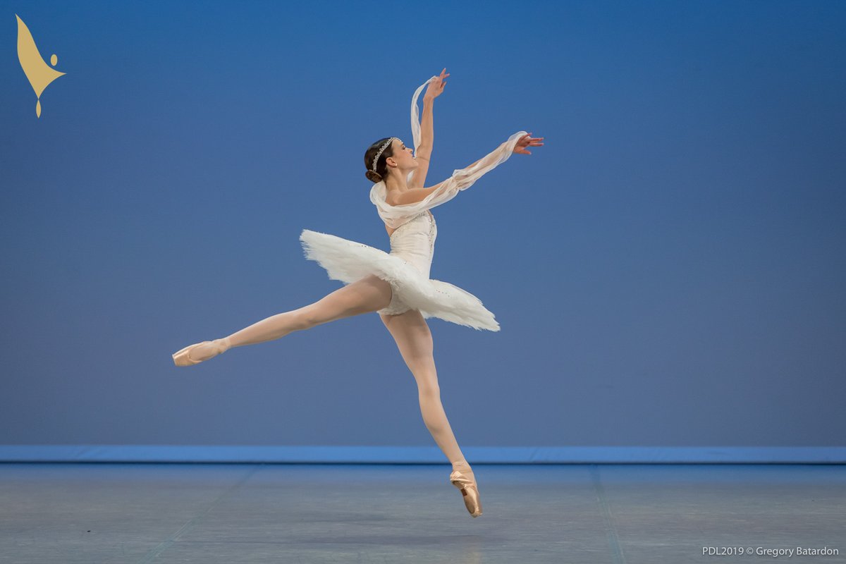 PrixdeLausanne's tweet photo. [PROMOTION] Congratulations to our Prize Winner 2019: Mackenzie Brown! She will be promoted to demi-soloist as of the season 2021-22 at The @StuttgartBallet 🩰
#prixdelausanne2019 #prixdelausanne #balletcompetition #ballet #dancecompetition #mackenziebrown #youngdancer #talent https://t.co/tgvyQ3cagv