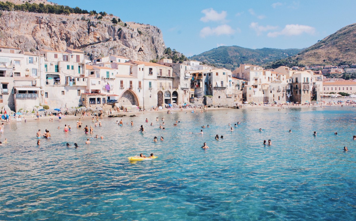 DrMattCrowson's tweet image. RT How I used data for choosing my next holiday destination dlvr.it/S4RpLz #rprogramminglanguage #travel #dataanalysis #italy #datascience