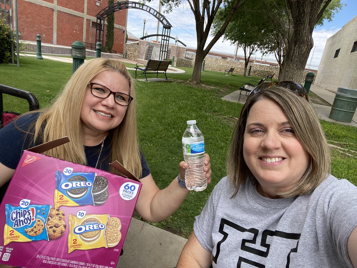 BaranyaySarah's tweet photo. At the ❤️ and ☀️of El Paso waiting for our Sundancers.  Reconnecting &amp; Rebuilding at the Union Plaza Park. @YsletaISD @TierraDelSol_ES @RebecaParada_ @rherrera_TDSES https://t.co/6FSsfyCSWr