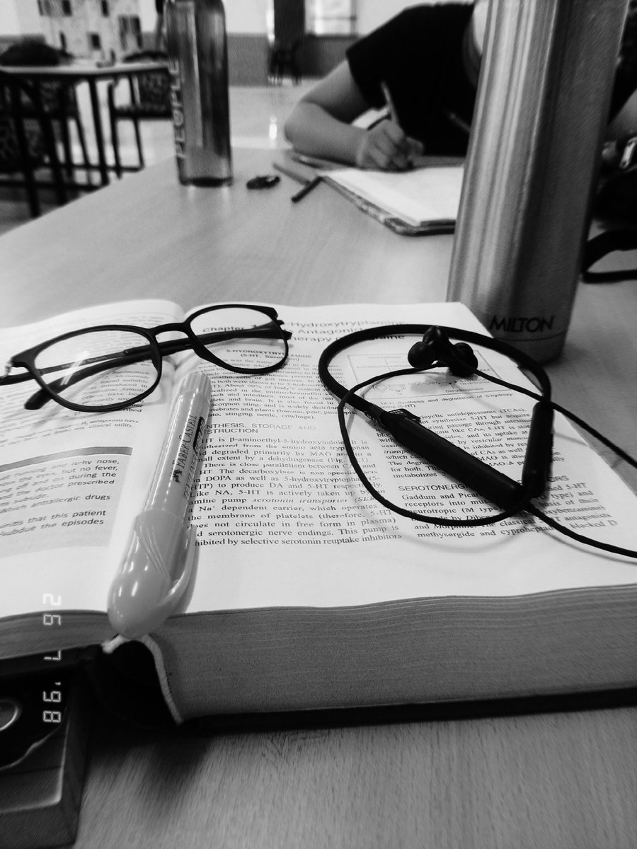 4u_aditi's tweet photo. I planned to study but all I am doing is overthinking "why I am unable to understand why aren't drugs are named after storms they are anyways disturbing the peace  " #lifeofamedico https://t.co/wDqXY4Wc65