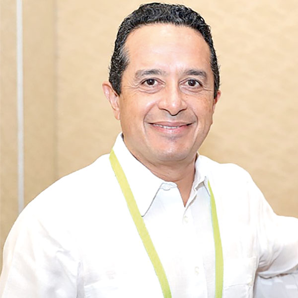 LideresMexicano's tweet photo. Carlos Joaquín González  @Carlos.Joaquin es uno de los pocos gobernadores estatales en la lista de #Los300líderes más Influyentes de México. #QuintanaRoo #PoderEjecutivo 

https://t.co/WPzGVTLQGn https://t.co/oiZIoCTNIf