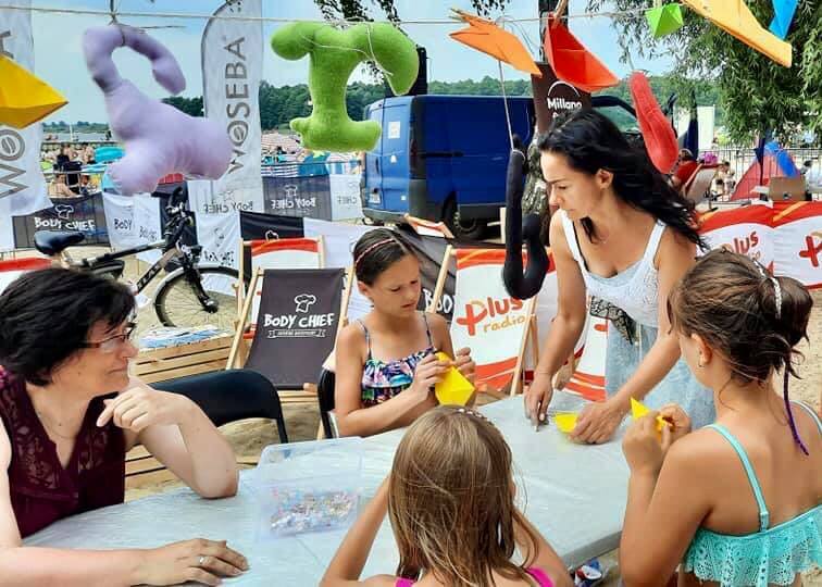 PowiatGniezno's tweet photo. Tradycyjnie już w #Skorzęcinie 😍⛱☀️ ekipa #PowiatGniezno Centrum Kultury #ESTEDE w ramach #StudioLato #RadioPlusGniezno zapraszała plażowiczów do wspólnej zabawy! ☀️⛱🥳 W niedzielę kluczowy był dla nas sport i aktywności fizyczne. #RowerowyPowiat #AktywnyPowiat https://t.co/kx7soHizrd