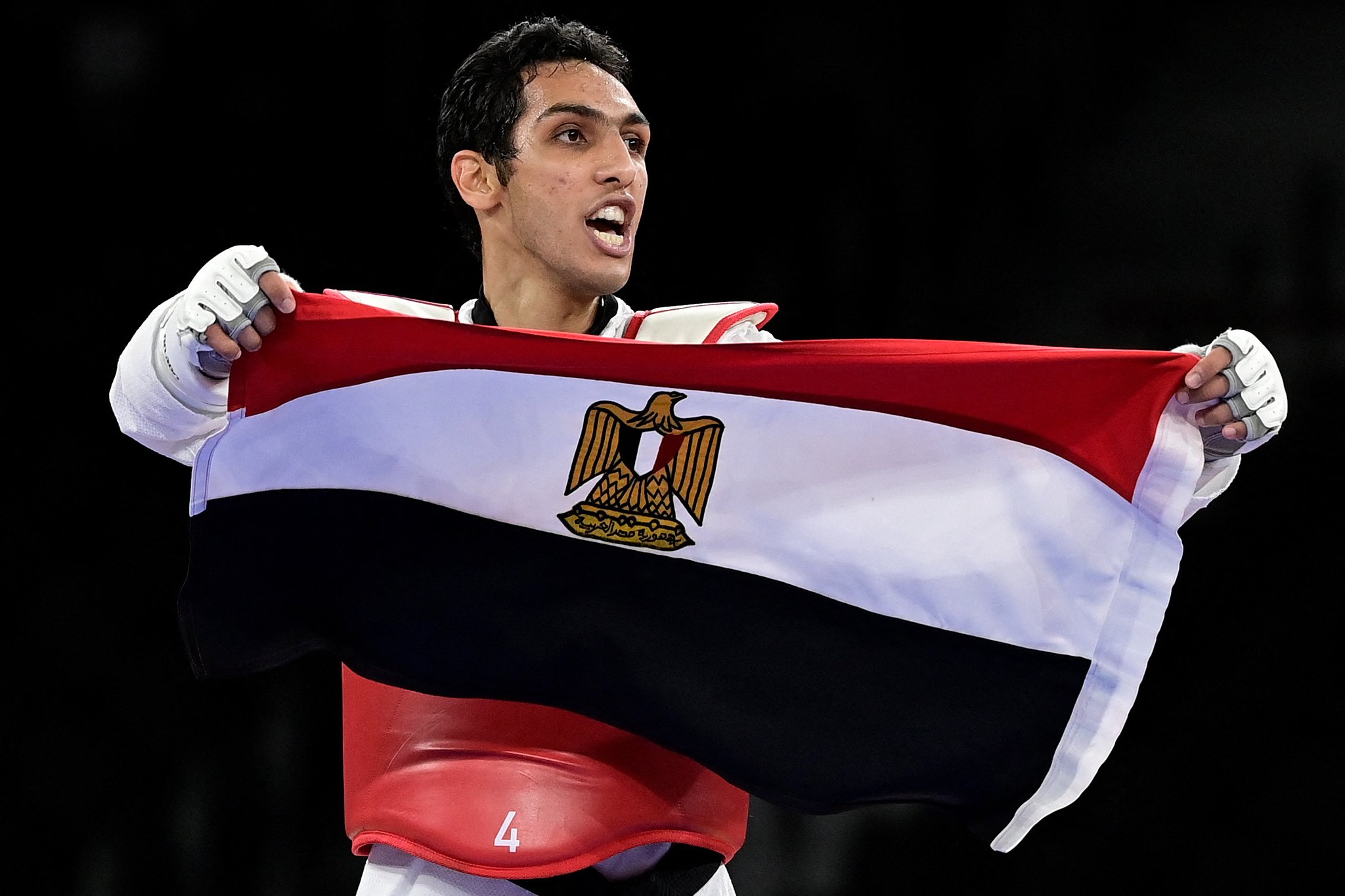 أولمبياد طوكيو - البطل المصري سيف عيسى المتوج ببرونزية التايكوندو