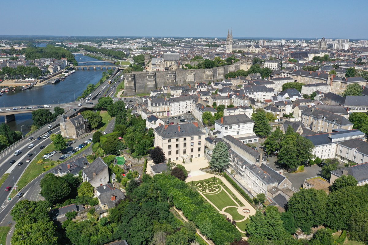 Six mois après notre arrivée à la #VillaAngersFrenchTech, premier bilan de nos activités ⤵️
angersfrenchtech.com/aft/la-villa-a…