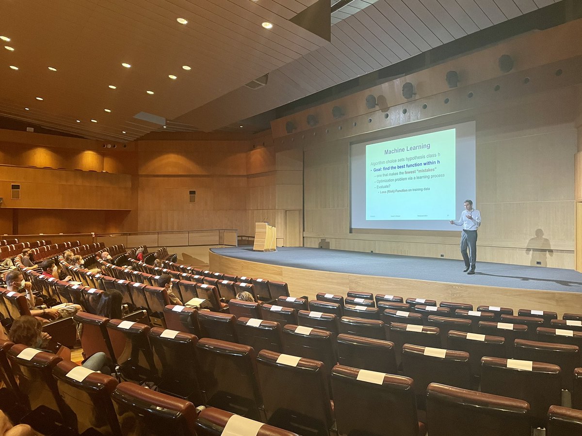 infecar's tweet photo. 👉 Es el turno de Björn W. Schuller, del @imperialcollege, Sergei V. Gleyzer, de @UAGradSchool, y Geert Leus, de @tudelft. #DeepLearn2021 https://t.co/KlvZyKmK2J