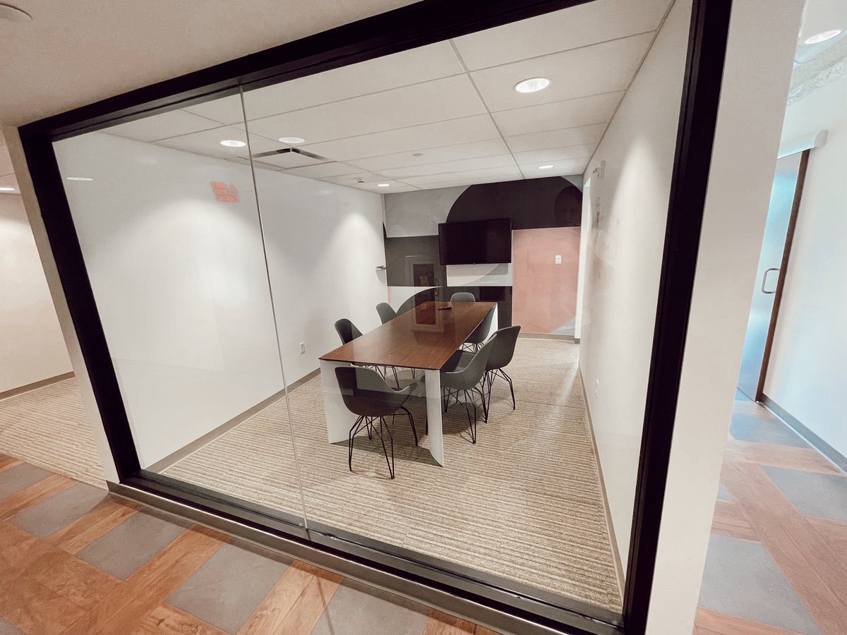 LiveSeven07's tweet photo. QUIET, COZY, COMFORTABLE STUDY ROOMS✏️📚

• Did we mention this study room has a dry erase board wall?!🤩🤯

• We pride ourselves on the opportunity to give our residents beneficial amenities that will only help them succeed ⭐️ LET’S HAVE OURSELVES A YEAR😍 https://t.co/yV9fHuyl1g