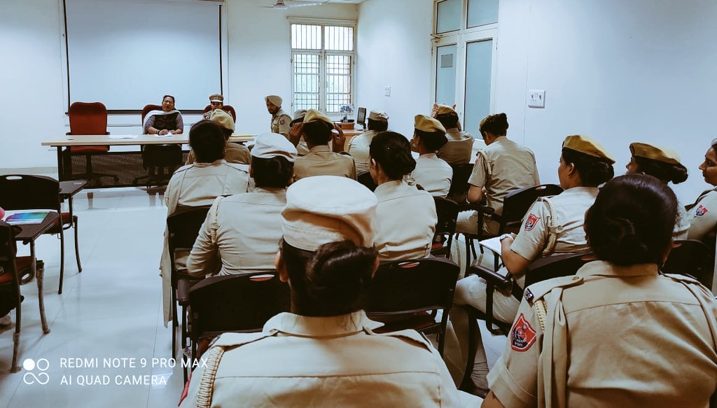 DIstrictLegalS1's tweet photo. A special seminar/training program was conducted for police officials (women) regarding legal aid scheme and Victim compensation scheme. https://t.co/gdHhEQzIRV
