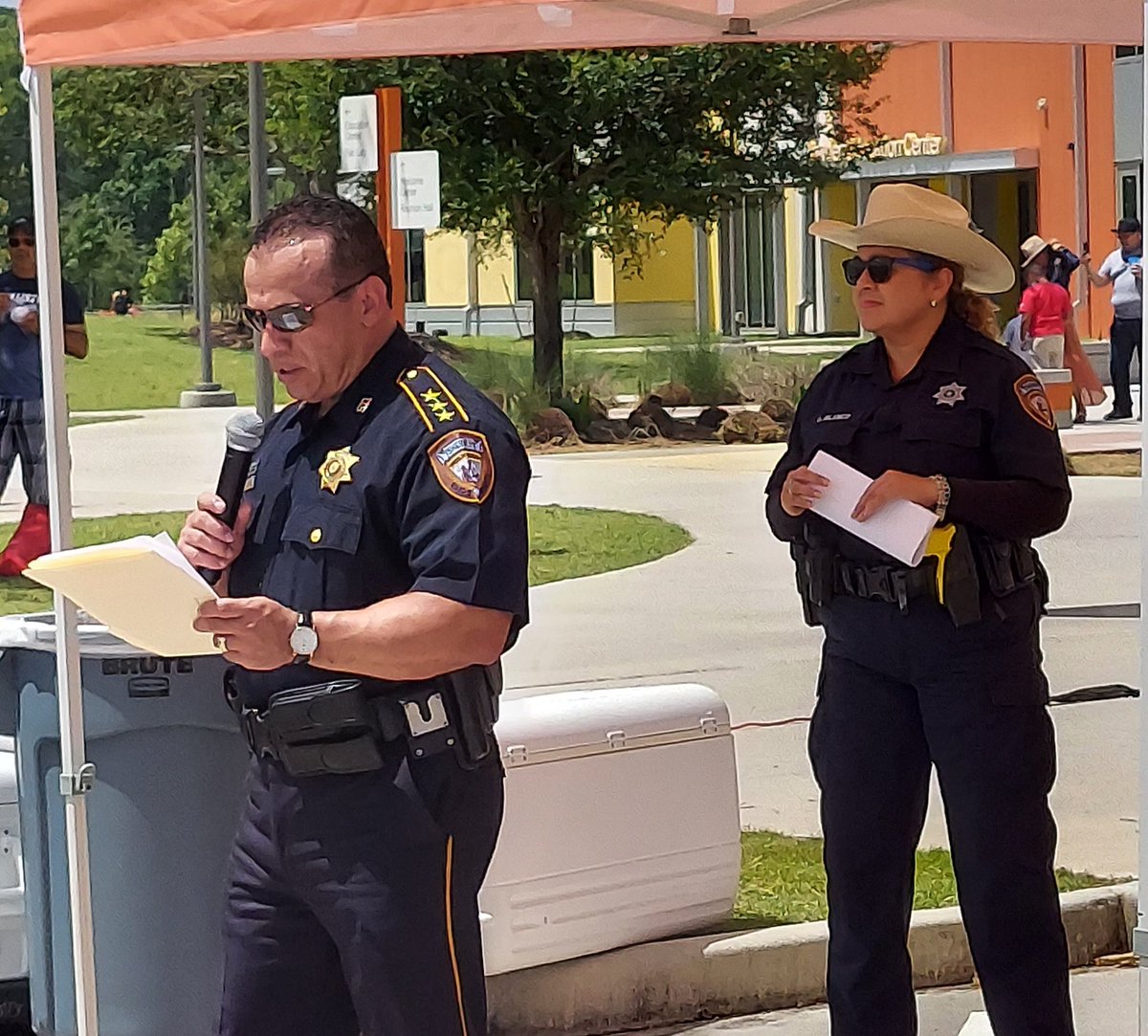 Chief Toquica presented to the community the new Harris County Sheriff's Community Engagement Team UNIDOS,  lead by Deputy Sheriff Luz Blanco.
<a href="/HoustonBloggers/">Houston Bloggers</a> <a href="/MommaofDosTX/">Connie Leon</a> <a href="/NHPOhou/">NHPO Houston</a> <a href="/EmpresariosTX/">Empresarios Latinos</a> <a href="/Univision45/">Primera Edición</a> <a href="/TelemundoHou/">Telemundo Houston</a> <a href="/queondamagazine/">Que Onda Magazine</a> <a href="/HoustonChron/">Houston Chronicle</a> <a href="/abc13houston/">ABC13 Houston</a> <a href="/KHOU/">KHOU 11 News Houston</a>