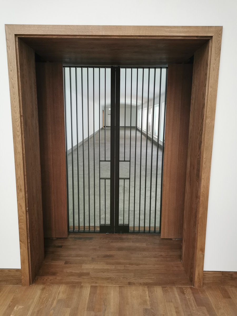 Heilijgers's tweet photo. Het 1e deel van de renovatie van @SingerLaren is opgeleverd! Mooie lichte zalen met een warme en moderne uitstaling. Naast de renovatie werken we ook aan de uitbreiding van de Nardincvleugel. De uitbreiding en de renovatie zijn ontworpen door @bedauxdebrouwer https://t.co/e0wmiJn9tZ