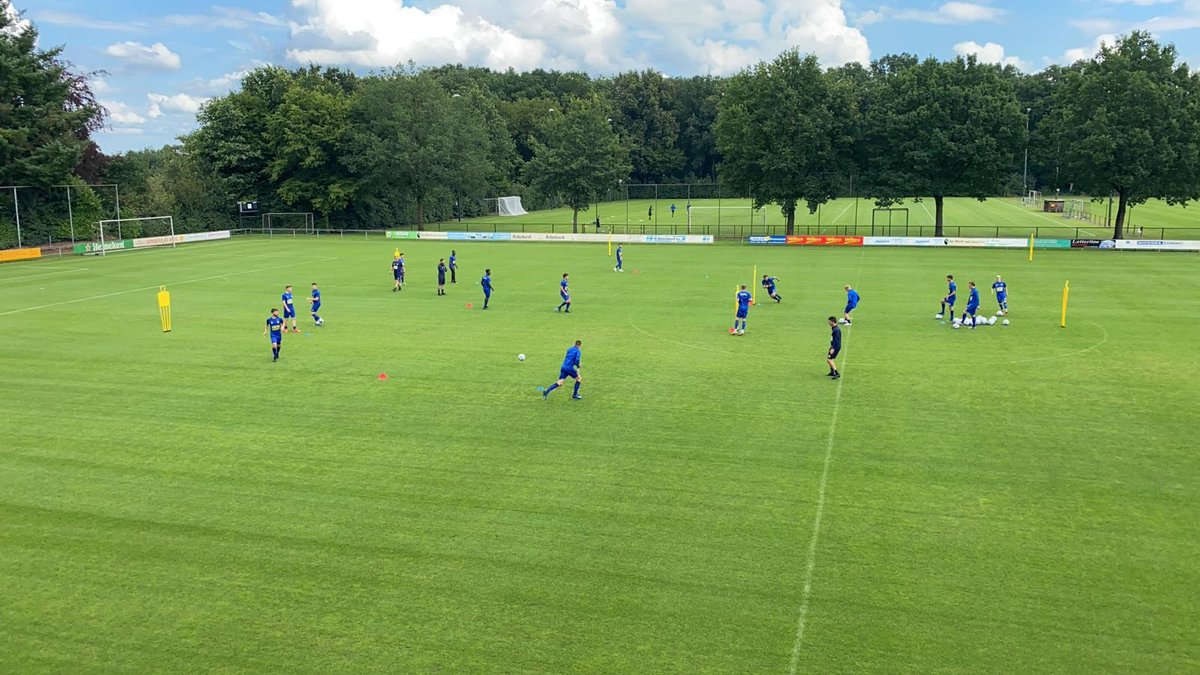 🏕 𝗧𝗿𝗮𝗶𝗻𝗶𝗻𝗴𝘀𝗸𝗮𝗺𝗽 𝗘𝗽𝗲

Onze mannen zijn gearriveerd in Epe waar we weer gebruik mogen maken van de fantastische velden van SV Wissel. Op naar een geslaagd trainingskamp! 💪

#TerugWaarWeHoren