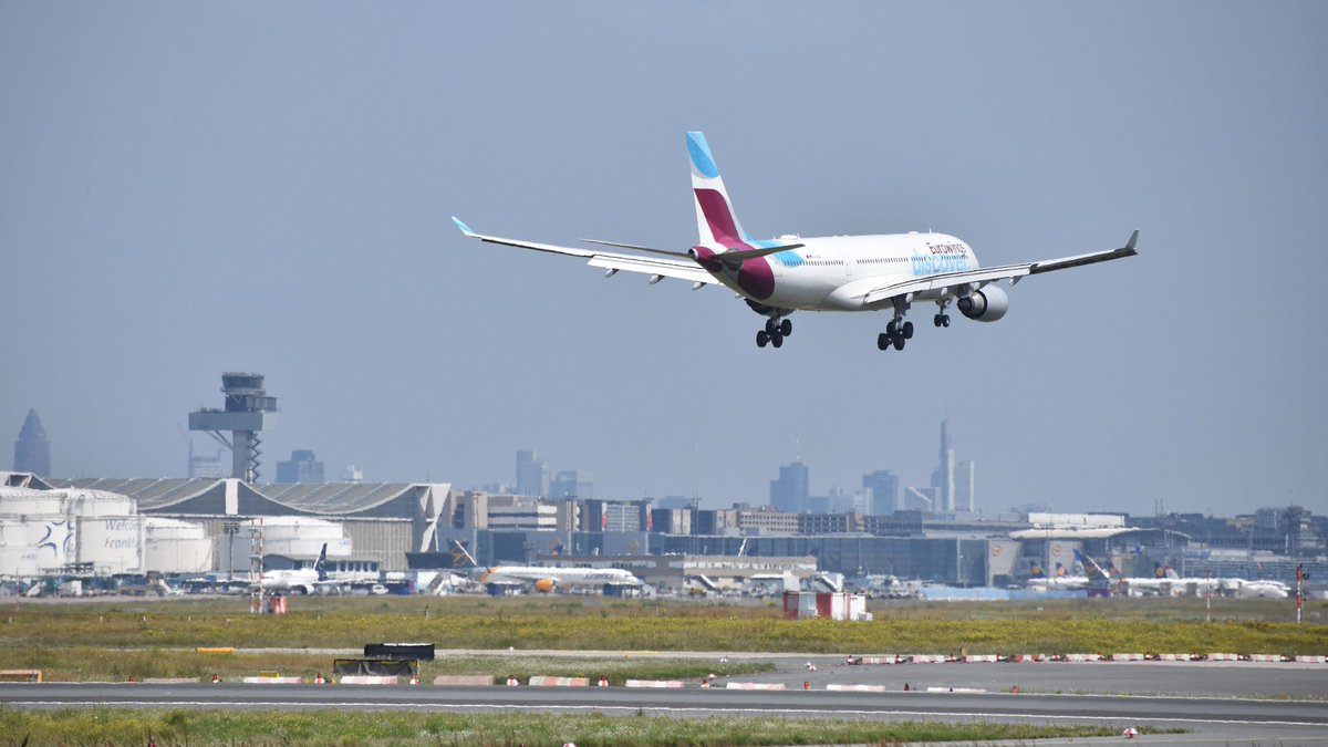 The first flights of #EurowingsDiscover at #Frankfurt Airport ✈ #Eurowings #LufthansaGroup