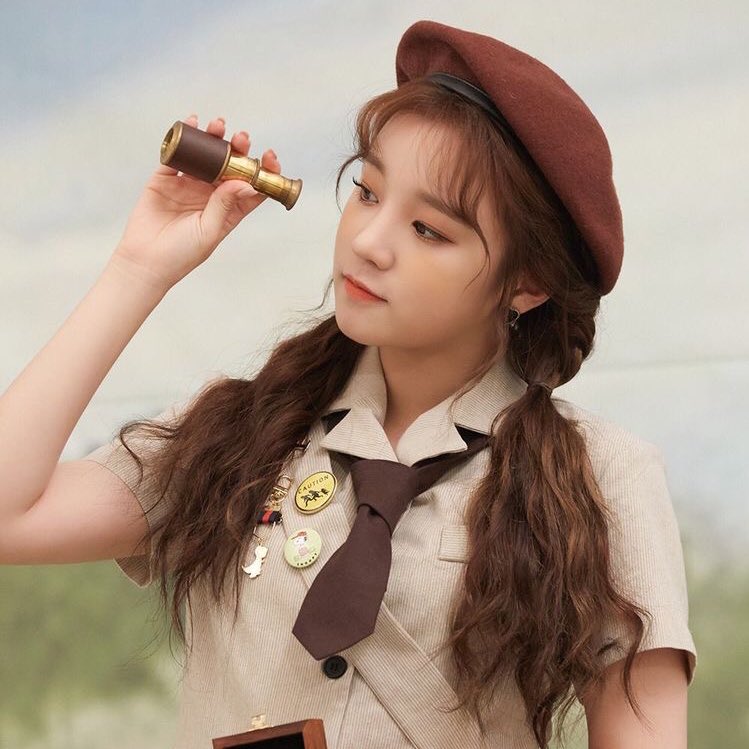 moonsovn's tweet image. 🧚‍♀️ — witam was wszystkich, jestem moon soeun i przybywam z domku w kształcie muchomora, proszę, nie pytajcie mnie o szczegóły :D w każdym razie chciałabym poznać nowe dusze towarzystwa, które chętnie poznają mnie i moje papugi, dlatego byłabym wdzięczna za rt i fav¡!