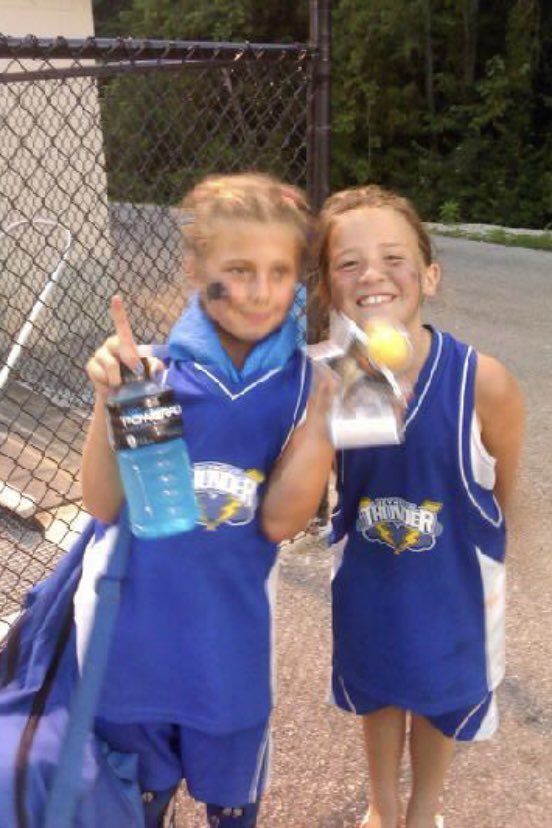 KleberStephanni's tweet photo. And just like that.. travel softball officially came to an end for me yesterday after 13 years. I couldn’t be more thankful for the friendships I’ve made and lessons I’ve learned. Although I’m so sad to see it end, I’m so excited to get to work with @FCGrizSoftball !! 💙 https://t.co/kkOVylwwYg