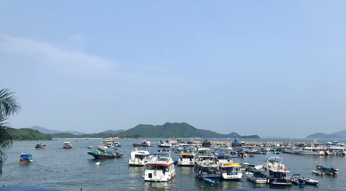 Qbonbon's tweet photo. #SafeOuting Stroll Round with kids and have early dinner 🚶🏻‍♀️👶🏻👦🏻👦🏻🐟🦐😋😝 https://t.co/MxKXEzKqen
