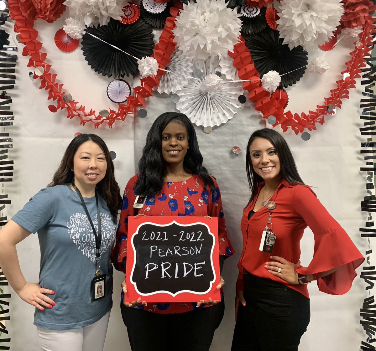 Pearson_Ponies's tweet photo. We are so excited to start the school year! Meet our Admin Team!! Counselor- Mrs. Baag, Principal- Mrs. Wilson, AP- Mrs. García. #PearsonPride🔴⚫️⚪️ https://t.co/B6nzkoBzyG