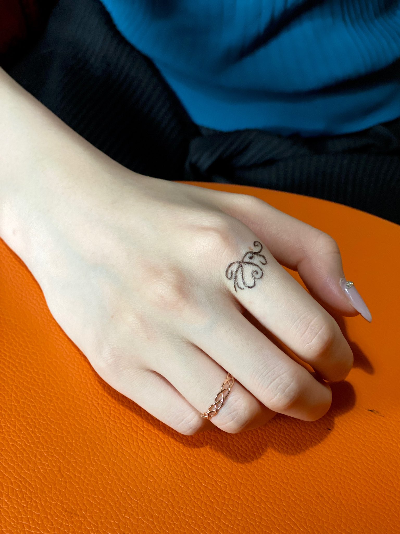 Azu Body Art ジャグアタトゥー 大阪 ヘナタトゥー大阪 レタリング 指輪 ジャグアタトゥー大阪 ジャグア ジャグアタトゥー メヘンディ ヘナタトゥー ヘナアート ボディーアート ボディーペイント フェイクタトゥー 消えるタトゥー ジャグア